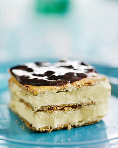 Slice of a Chocolate Graham Cracker Éclair​ dessert.