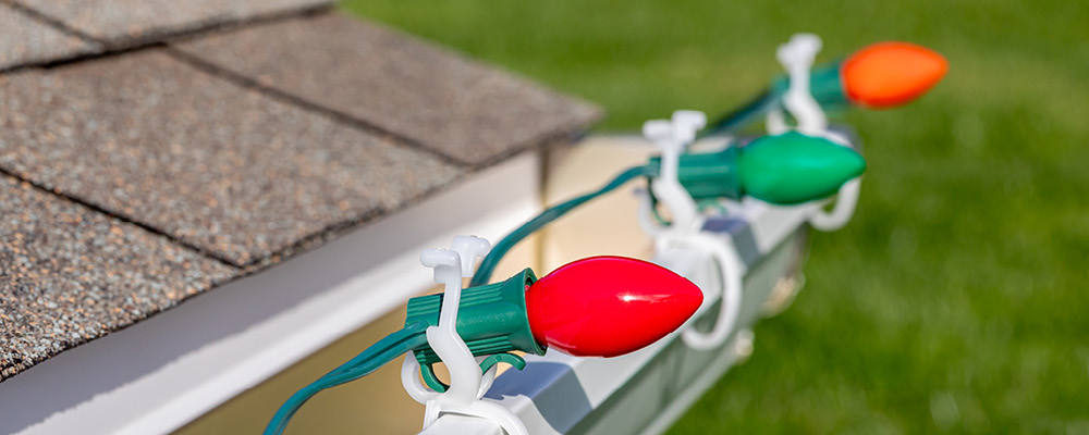 Use PEC's tips to ensure you're hanging your holiday lights safely.