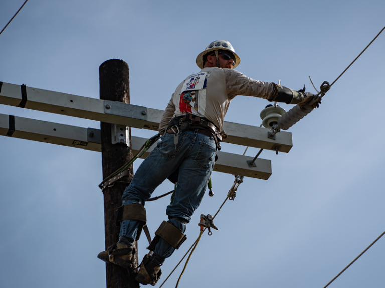 linemen-web27