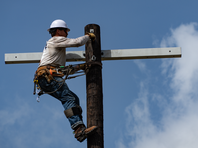 linemen-web6