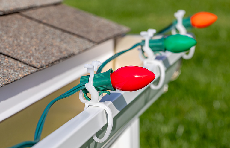 Use PEC's tips to ensure you're hanging your holiday lights safely.