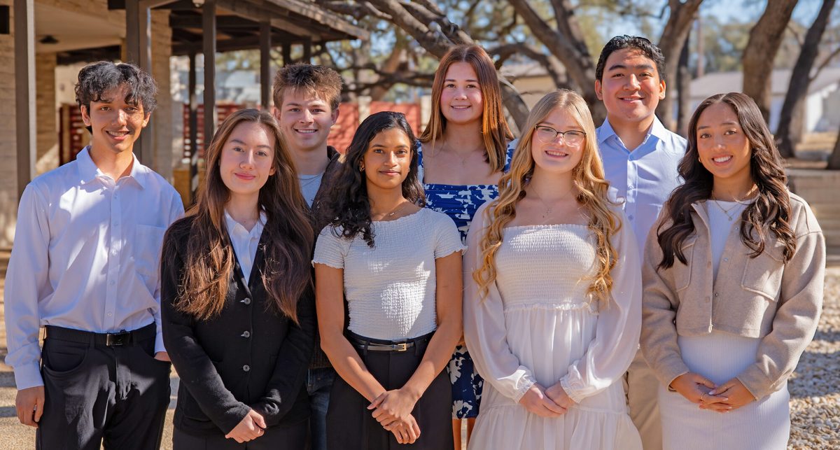 Group photo of Youth Tour delegates for 2026.